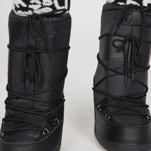 Black Snow Boots